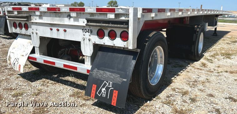 image for item KH9528 2016 Wilson CF-1080  flatbed trailer