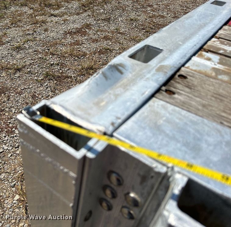 image for item KH9528 2016 Wilson CF-1080  flatbed trailer