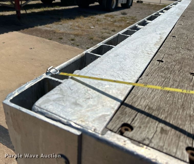 image for item KH9528 2016 Wilson CF-1080  flatbed trailer