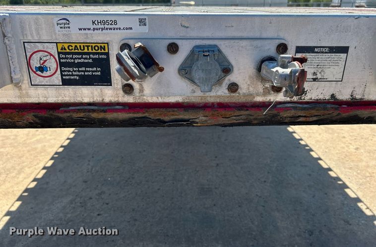 image for item KH9528 2016 Wilson CF-1080  flatbed trailer