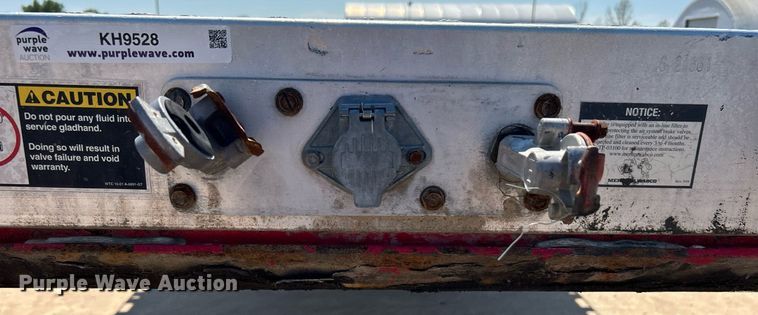 image for item KH9528 2016 Wilson CF-1080  flatbed trailer