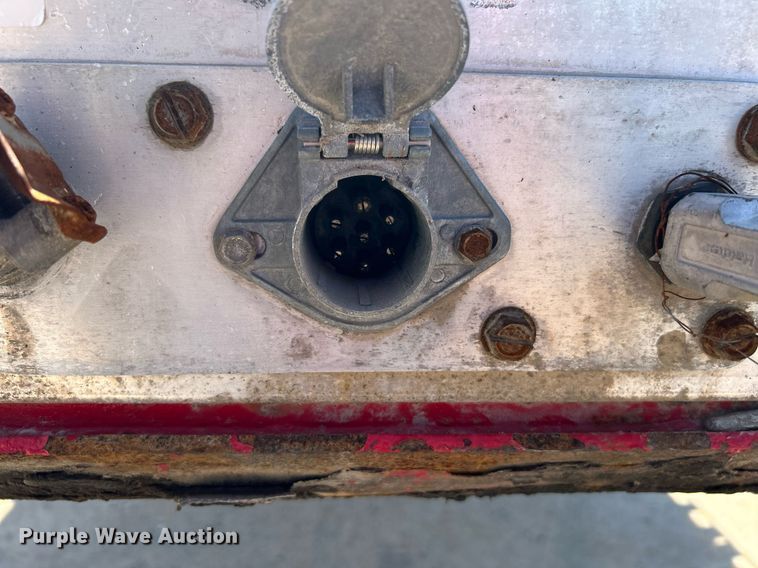 image for item KH9528 2016 Wilson CF-1080  flatbed trailer