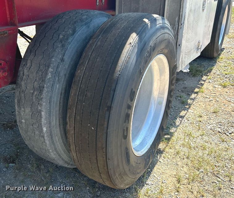 image for item KH9528 2016 Wilson CF-1080  flatbed trailer