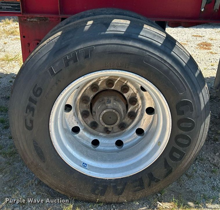 image for item KH9528 2016 Wilson CF-1080  flatbed trailer