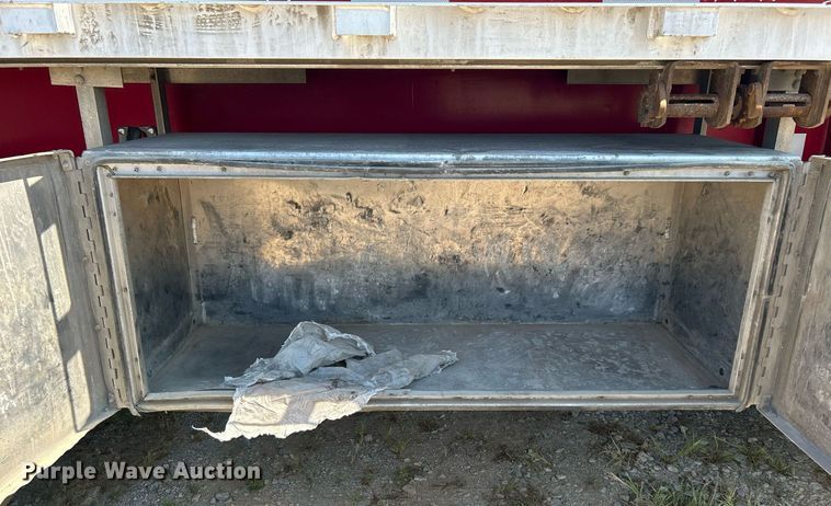 image for item KH9528 2016 Wilson CF-1080  flatbed trailer