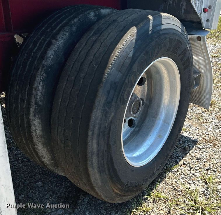 image for item KH9528 2016 Wilson CF-1080  flatbed trailer