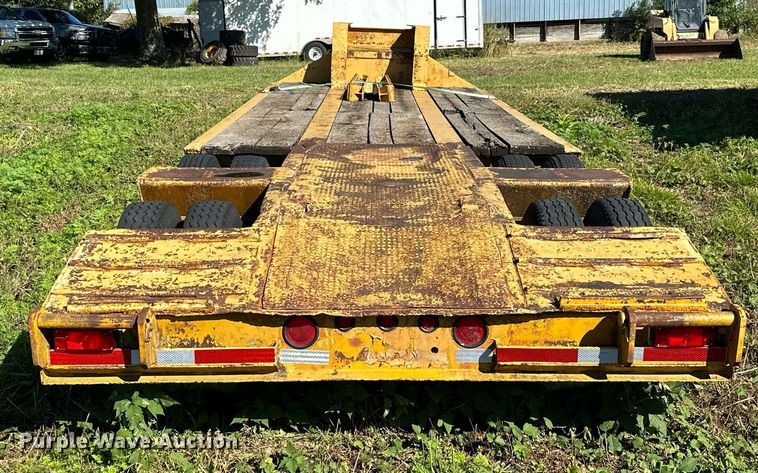 image for item KT9296 1964 Hyster C25T  equipment trailer