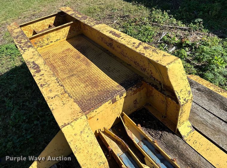 image for item KT9296 1964 Hyster C25T  equipment trailer