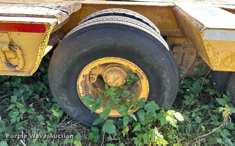 image for item KT9296 1964 Hyster C25T  equipment trailer