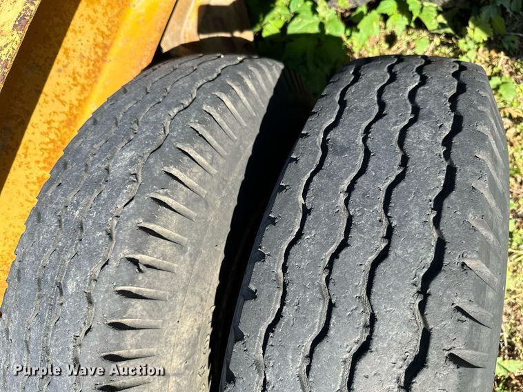 image for item KT9296 1964 Hyster C25T  equipment trailer