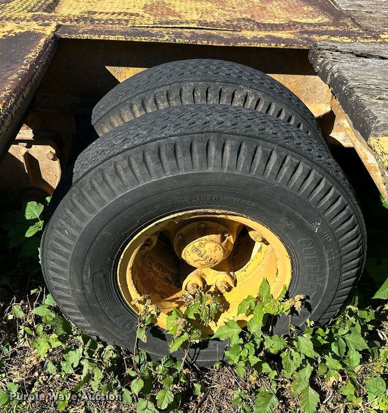 image for item KT9296 1964 Hyster C25T  equipment trailer