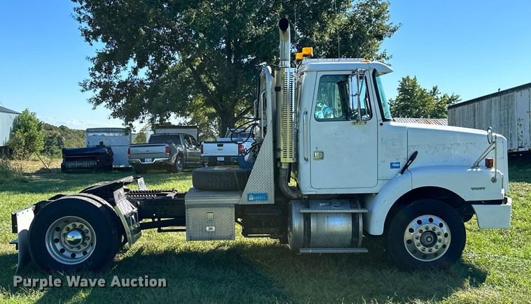 image for item KT9300 1999 Volvo WG Series  semi truck