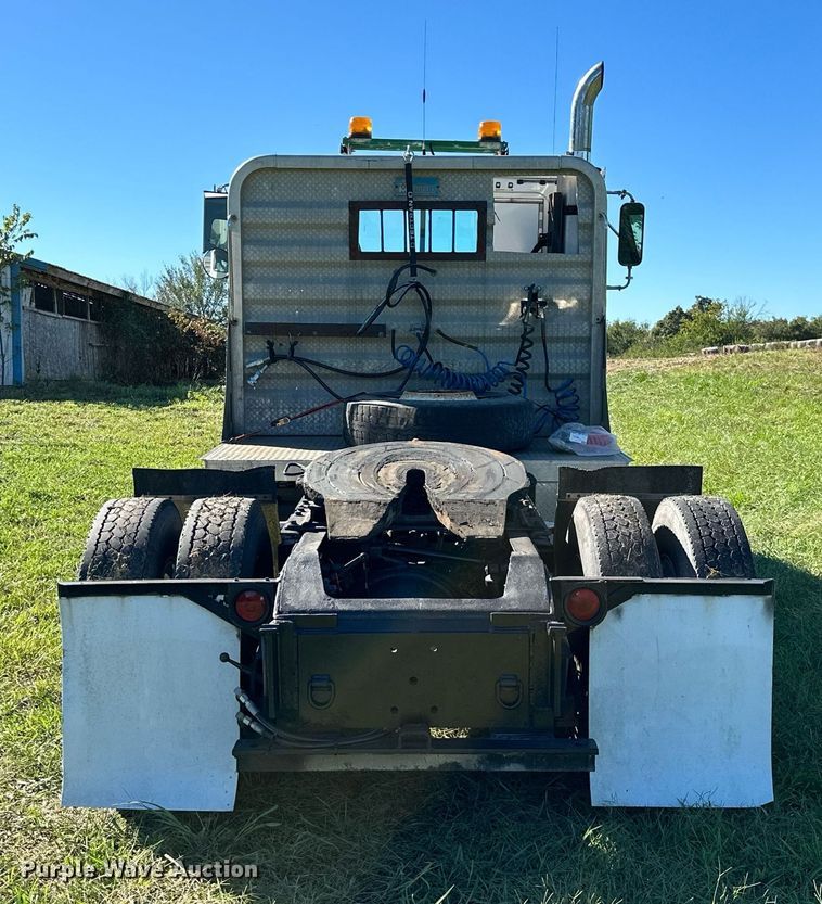 image for item KT9300 1999 Volvo WG Series  semi truck