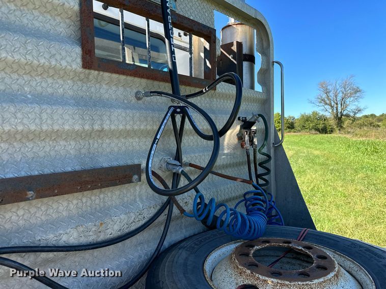 image for item KT9300 1999 Volvo WG Series  semi truck