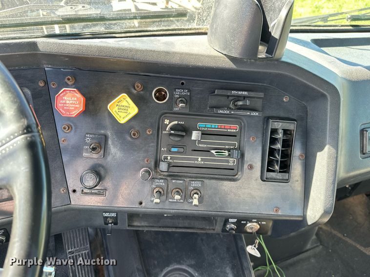 image for item KT9300 1999 Volvo WG Series  semi truck