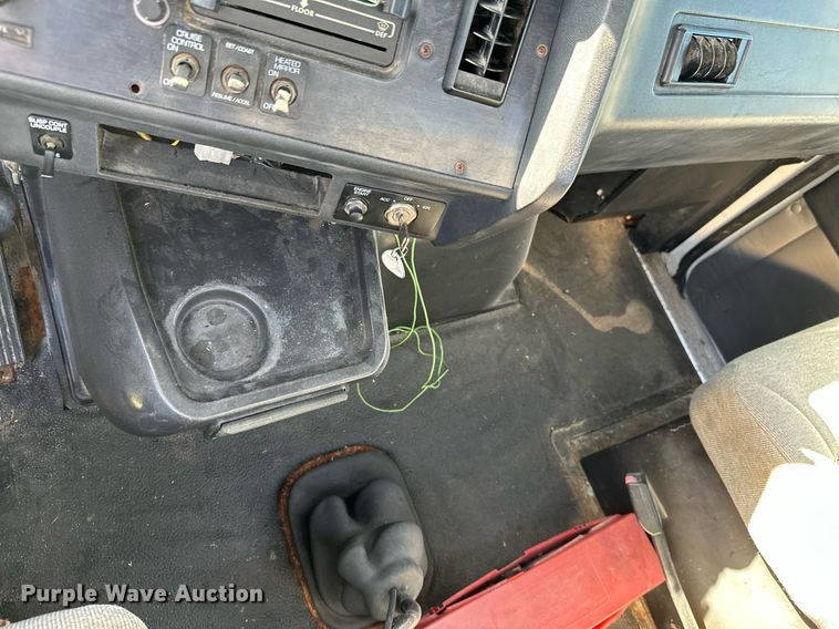 image for item KT9300 1999 Volvo WG Series  semi truck