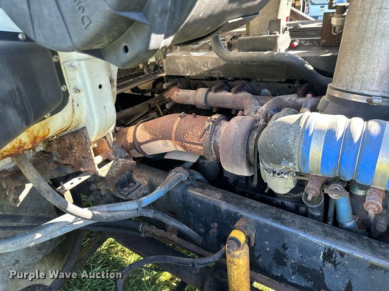 image for item KT9300 1999 Volvo WG Series  semi truck