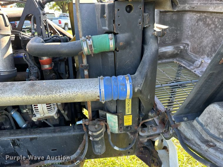 image for item KT9300 1999 Volvo WG Series  semi truck