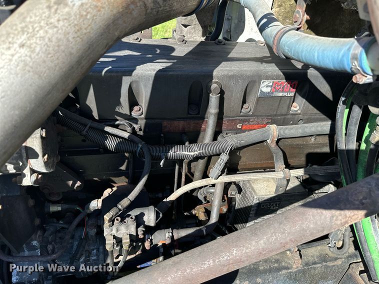 image for item KT9300 1999 Volvo WG Series  semi truck