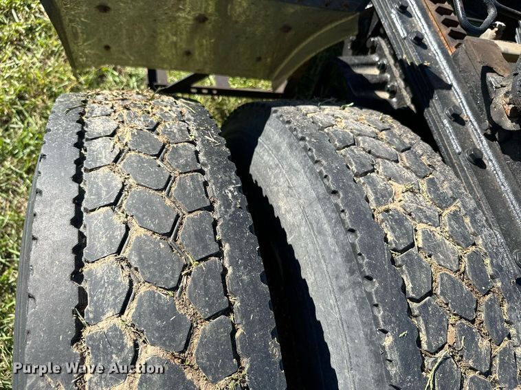 image for item KT9300 1999 Volvo WG Series  semi truck