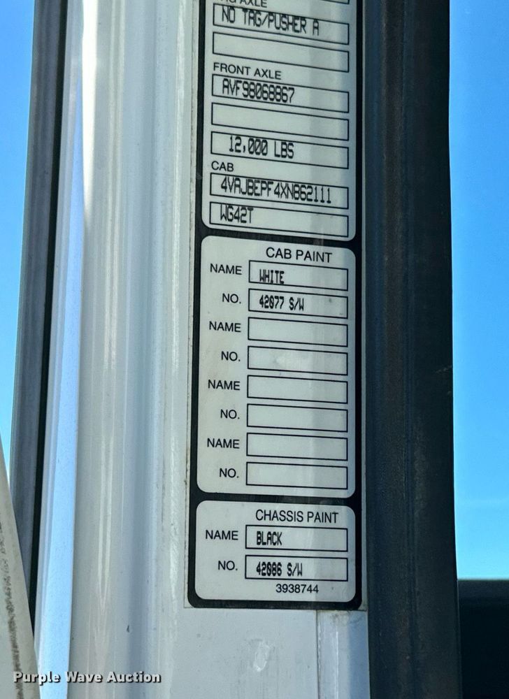 image for item KT9300 1999 Volvo WG Series  semi truck