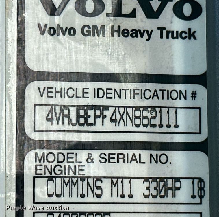 image for item KT9300 1999 Volvo WG Series  semi truck