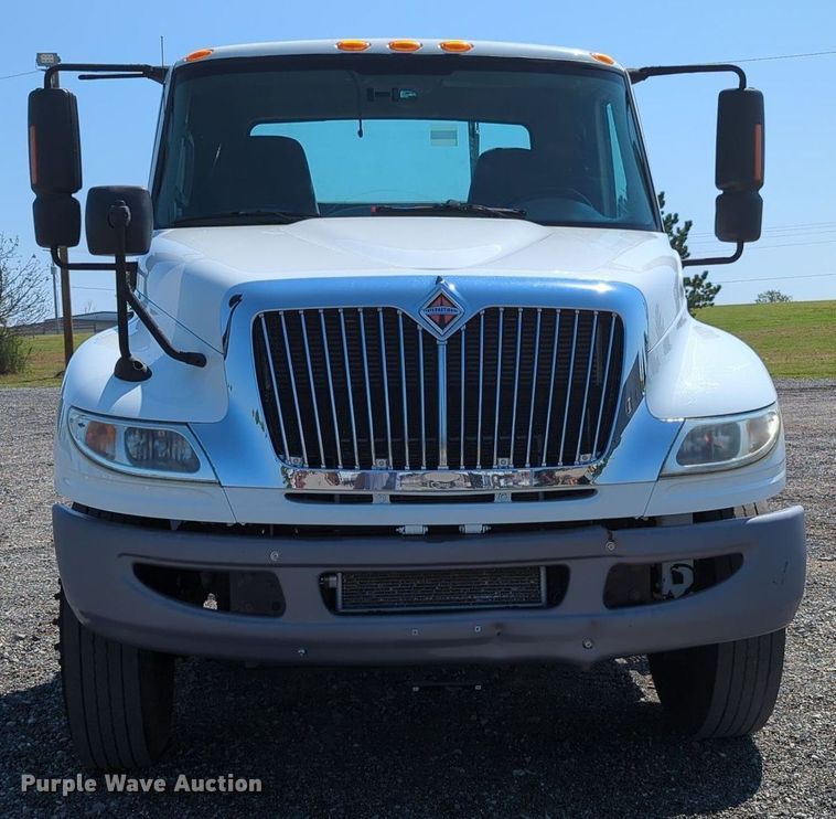image for item KW9039 2016 International 4400  semi truck