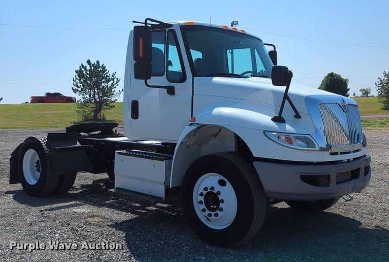 image for item KW9039 2016 International 4400  semi truck
