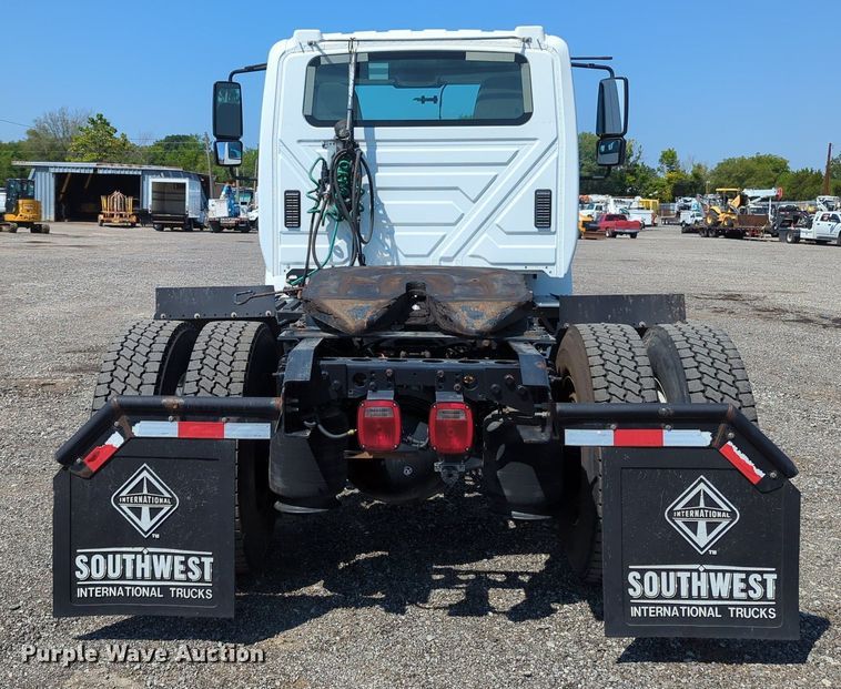 image for item KW9039 2016 International 4400  semi truck