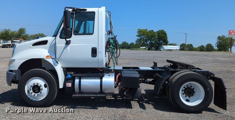 image for item KW9039 2016 International 4400  semi truck