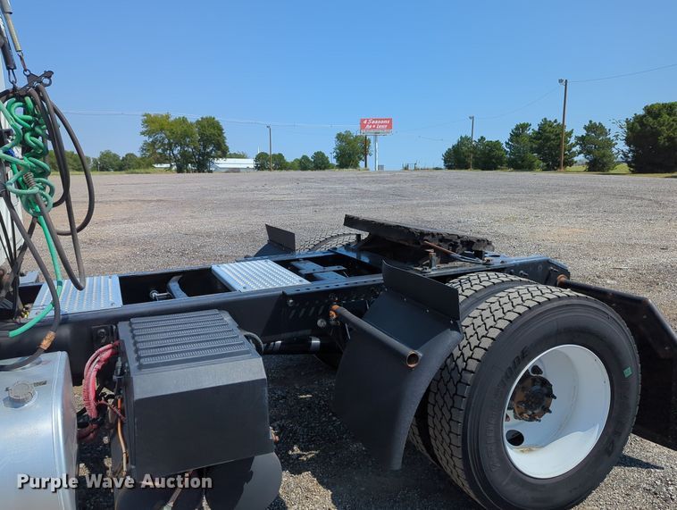 image for item KW9039 2016 International 4400  semi truck