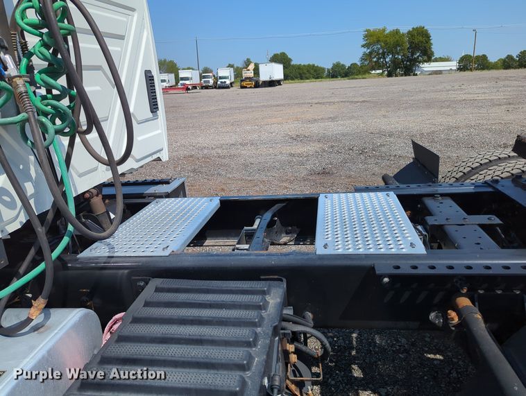 image for item KW9039 2016 International 4400  semi truck