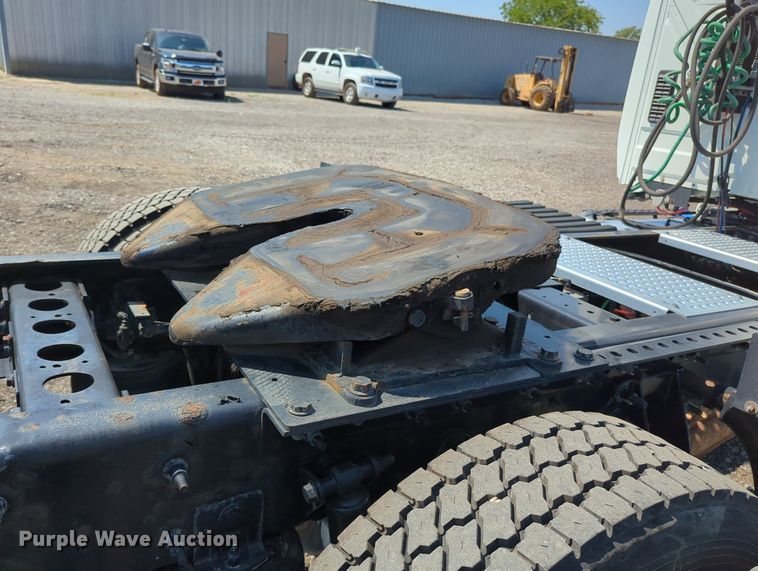 image for item KW9039 2016 International 4400  semi truck