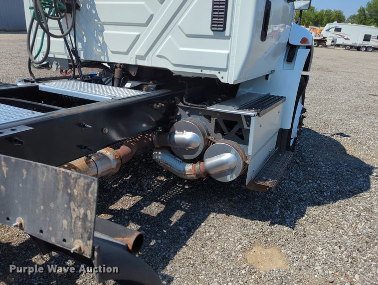 image for item KW9039 2016 International 4400  semi truck