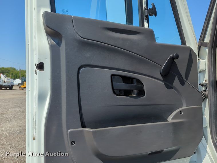 image for item KW9039 2016 International 4400  semi truck