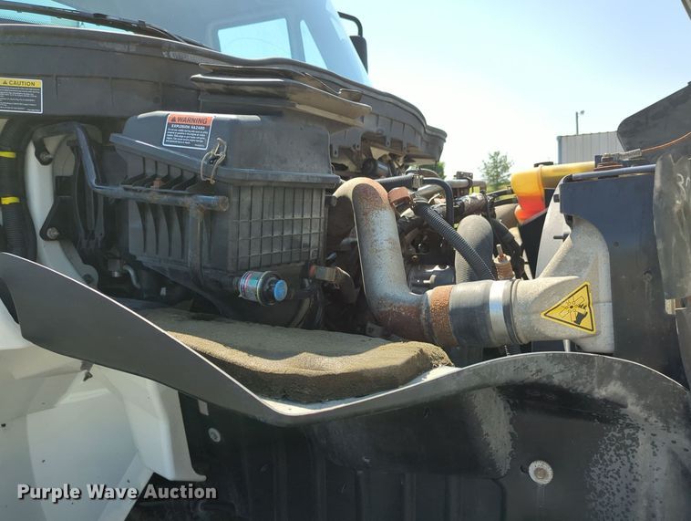 image for item KW9039 2016 International 4400  semi truck