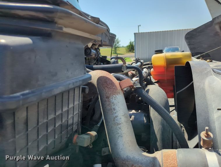 image for item KW9039 2016 International 4400  semi truck