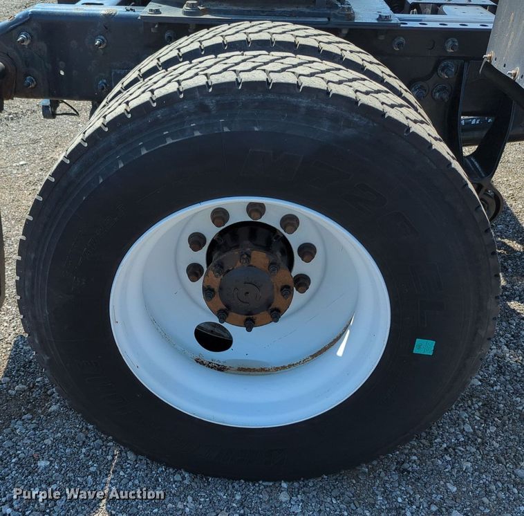 image for item KW9039 2016 International 4400  semi truck