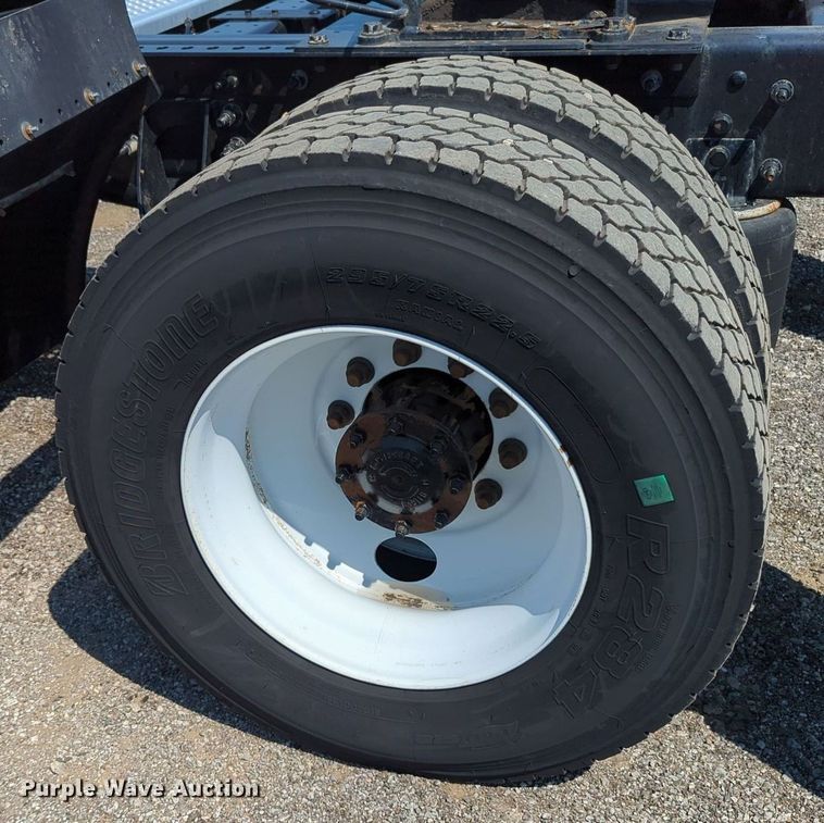 image for item KW9039 2016 International 4400  semi truck