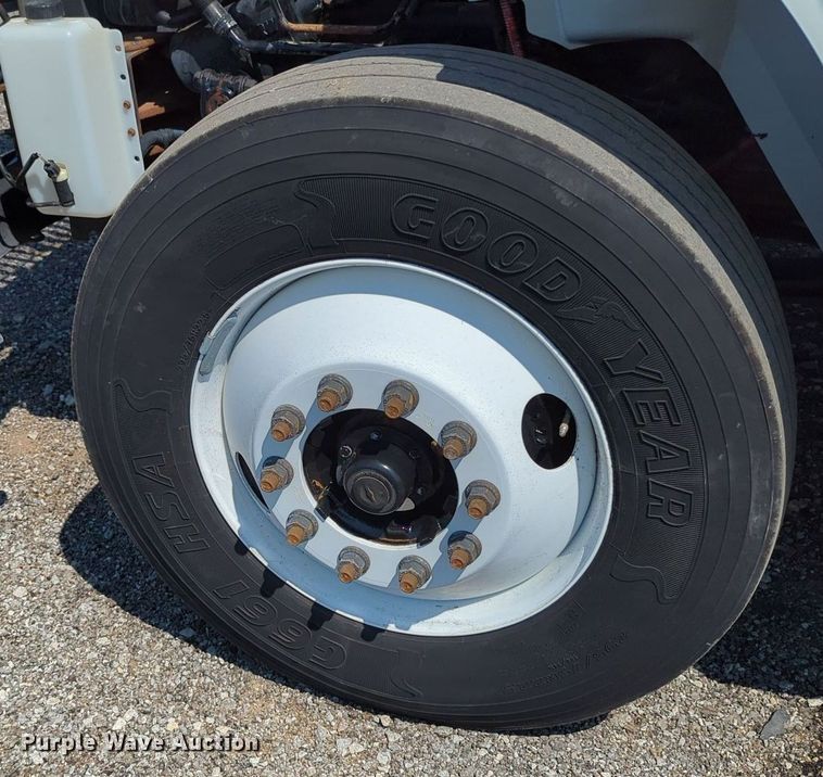 image for item KW9039 2016 International 4400  semi truck