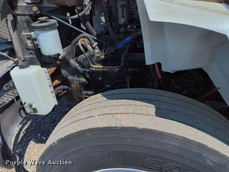 image for item KW9039 2016 International 4400  semi truck