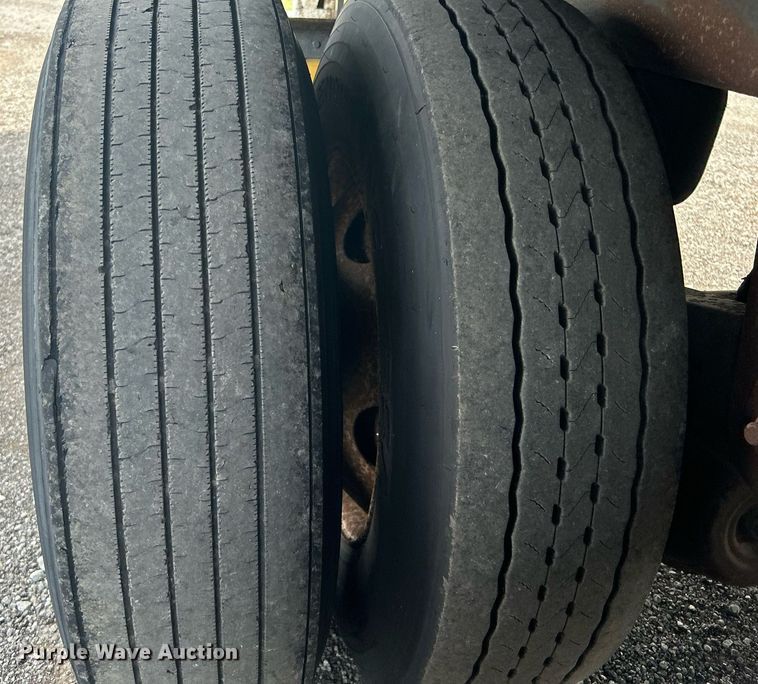 image for item LV9084 2014 Great Dane CSE-1314-22053  dry van trailer