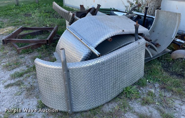 image for item LV9924 (14) truck fenders