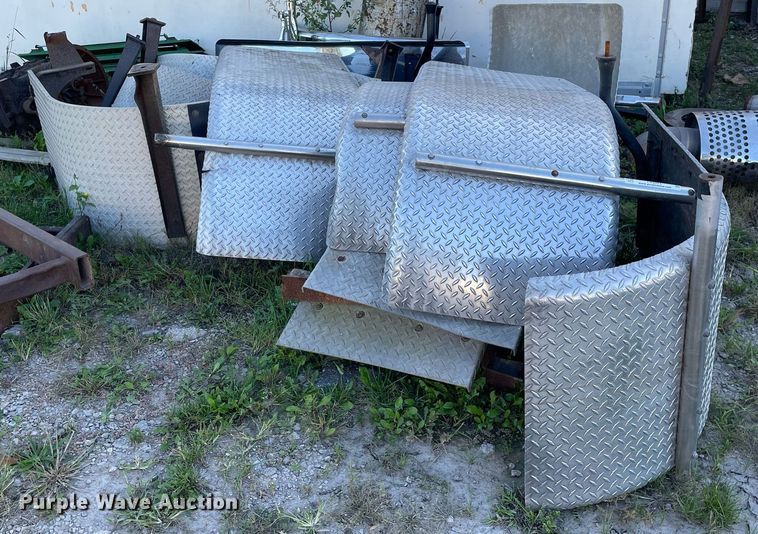 image for item LV9924 (14) truck fenders