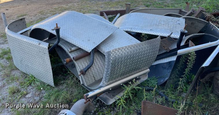 image for item LV9924 (14) truck fenders