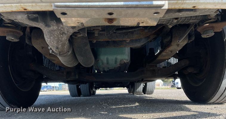 image for item LV9946 2007 Volvo  VN semi truck