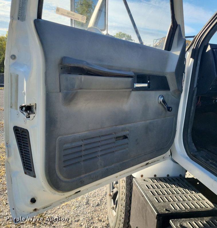 image for item MI9792 1990 Chevrolet Kodiak  dump flatbed truck