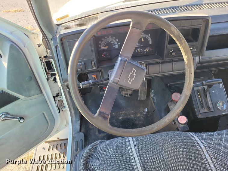 image for item MI9792 1990 Chevrolet Kodiak  dump flatbed truck