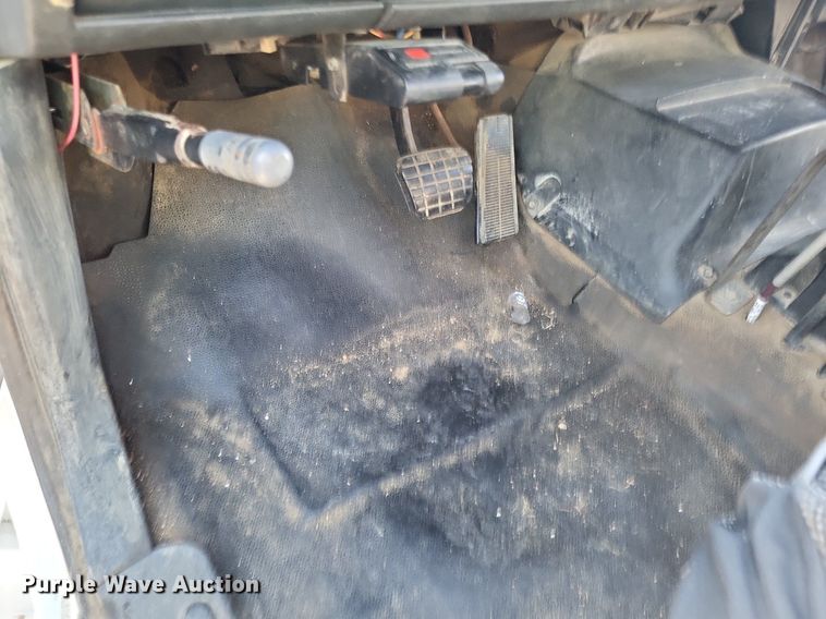 image for item MI9792 1990 Chevrolet Kodiak  dump flatbed truck