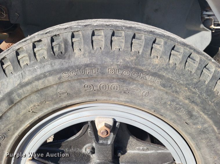 image for item MI9792 1990 Chevrolet Kodiak  dump flatbed truck